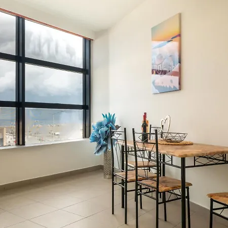 Marina View Apartment *